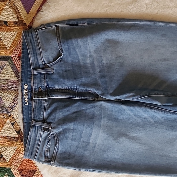 Land's End Mid Rise Demi Boot Cut Light Wash Denim Blue Jeans Size 10 - Picture 2 of 16